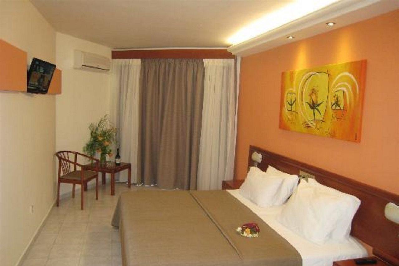 Miramare Bay Hotel Karpathos Town  Exterior photo