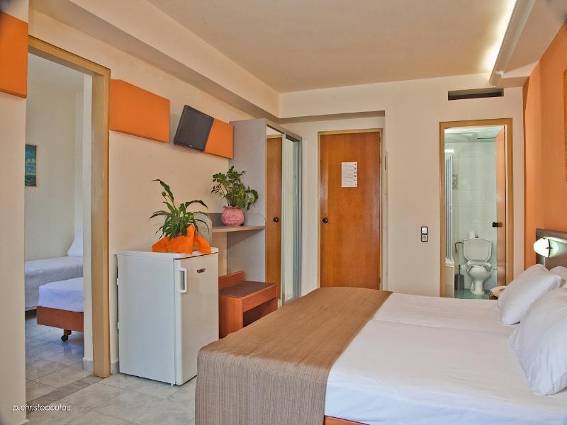 Miramare Bay Hotel Karpathos Town  Exterior photo