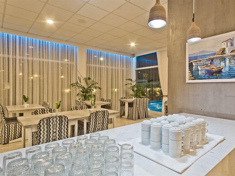Miramare Bay Hotel Karpathos Town  Exterior photo